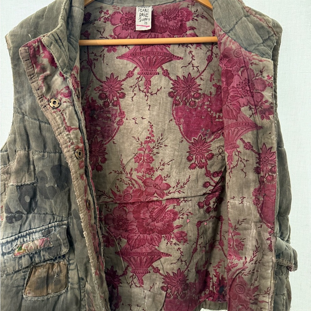 Magnolia Pearl Green Surf Fest Vest with Graphic Print and Embroidery - Picture 3 of 5